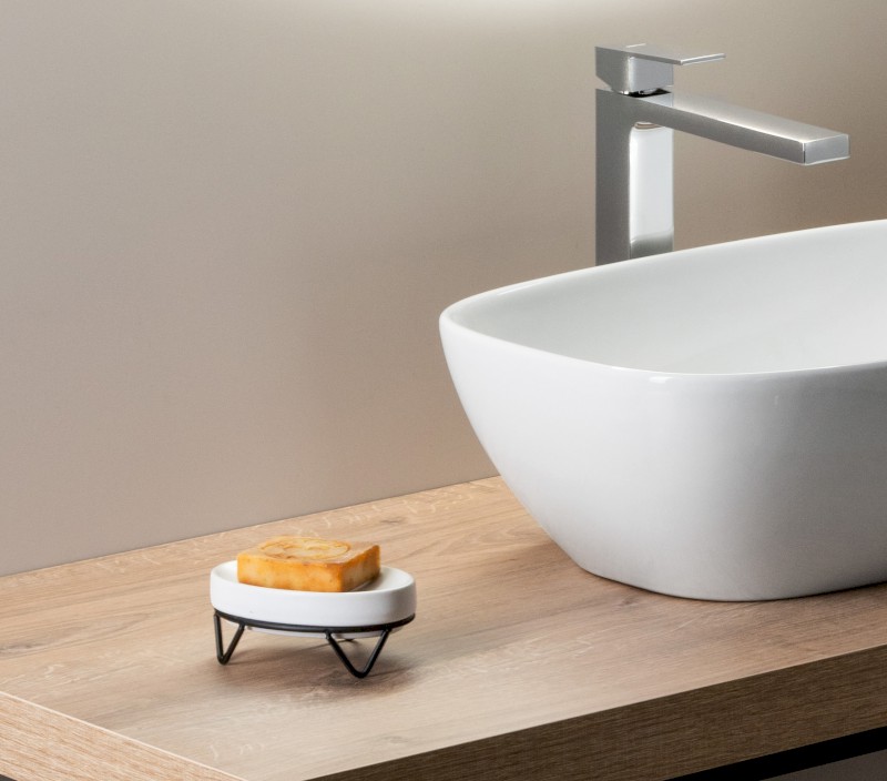 MILA mýdlenka na postavení, černá/keramika 2163301