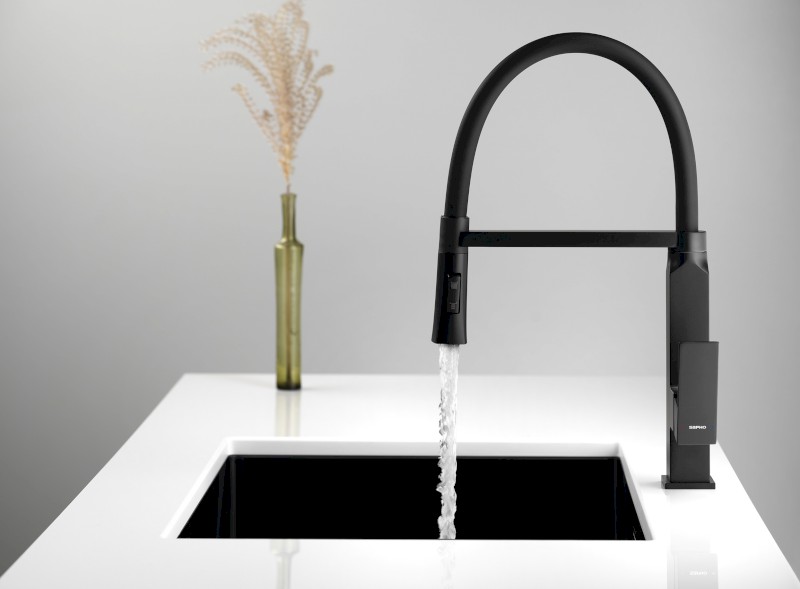 MAYA stojánková dřezová baterie se sprškou, černá mat MA780B