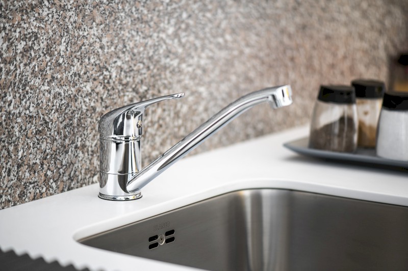 HOFFER stojánková dřezová baterie, 221mm, otočné ramínko, chrom 424.050.1