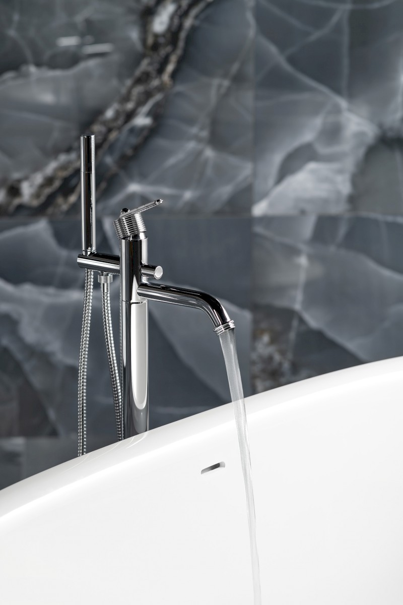 BEBÉ vanová baterie s připojením do podlahy, chrom BB021