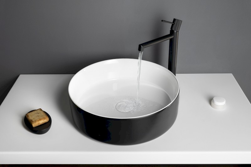 FIASTRA keramické umyvadlo na desku, Ø 40cm, černá mat FT801B