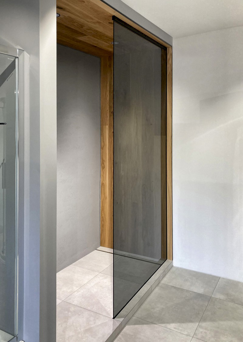 ARCHITEX sada pro uchycení skla, podlaha-stěna-strop se spádovou lištou, 1615x2600mm, pravá, černá mat AX2616BR