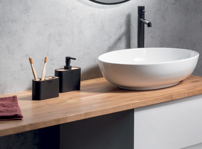 NINFEA dávkovač mýdla na postavení, černá/bambus 138014