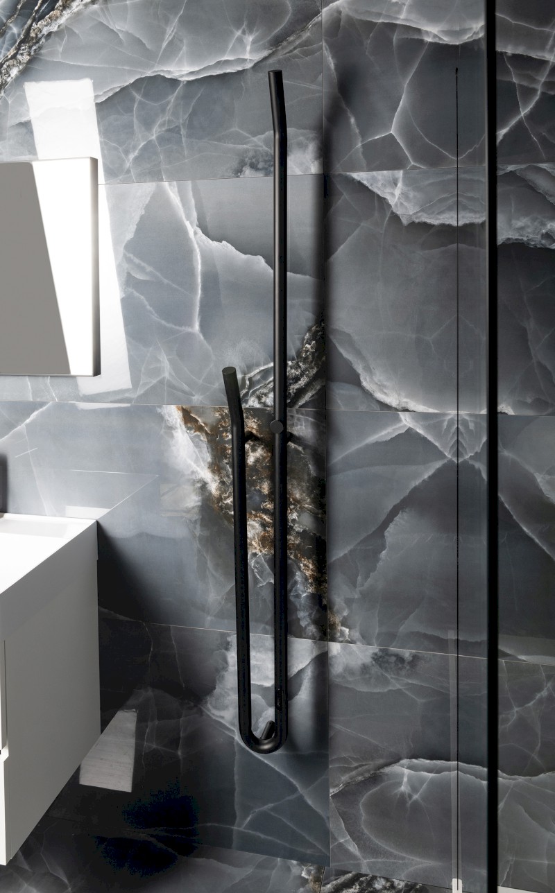 DUOPASSO elektrický sušák ručníků s časovačem, 122x1700mm, 45 W, černá mat ER330