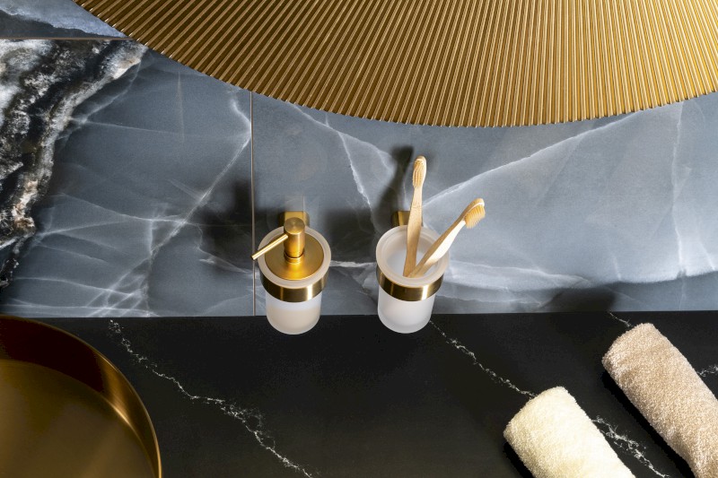 PIRENEI dávkovač mýdla 110 ml, mléčné sklo, zlato mat PI8188