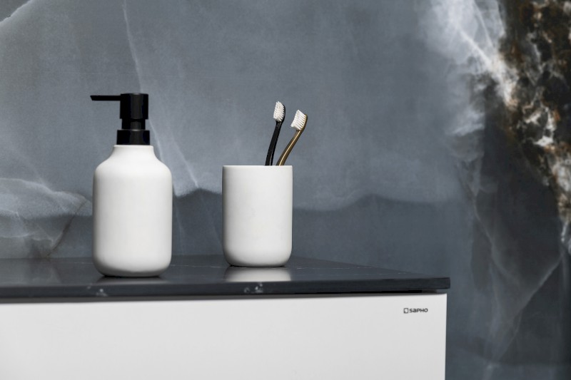 CHLOÉ sklenka na postavení, bílá mat CH033