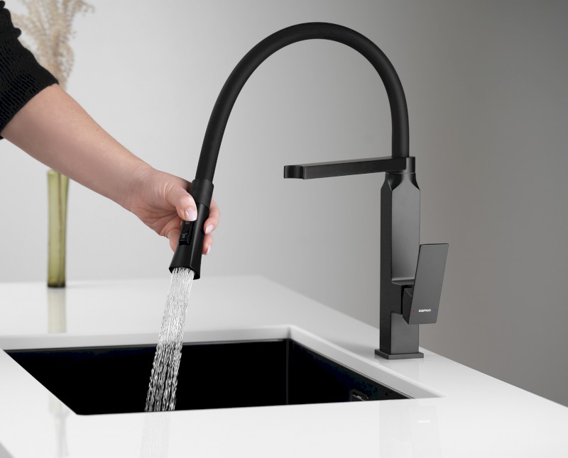 MAYA stojánková dřezová baterie se sprškou, černá mat MA780B