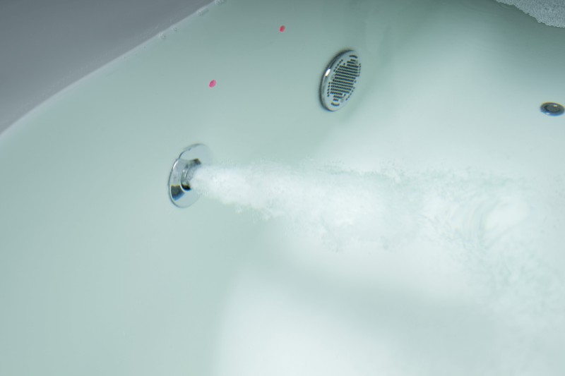 LAURA hydromasážní vana, 160x70x39cm, Attraction Hydro-Air, chrom 24611.4010