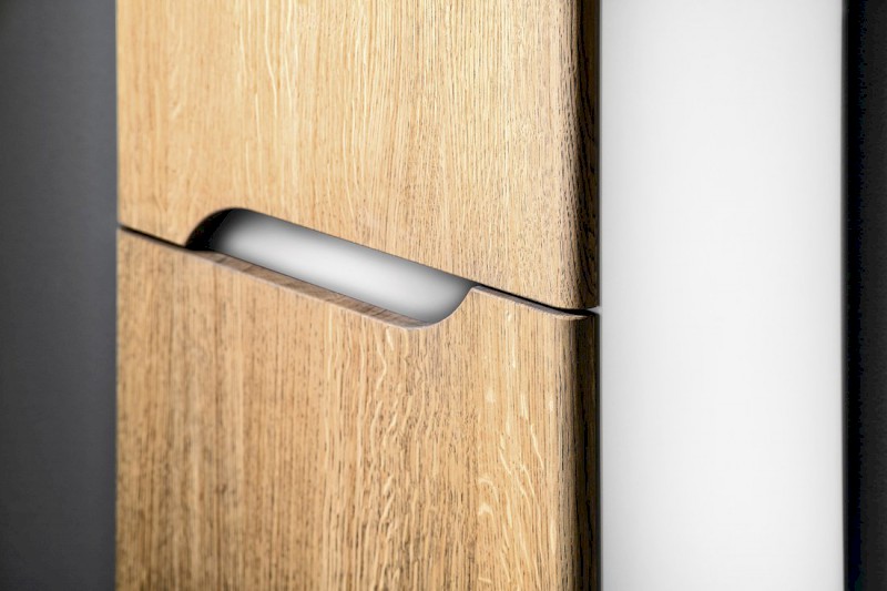 MEDIENA skříňka vysoká 40x140x20cm, 2x dvířka, levá/pravá, bílá mat/dub natural MD452