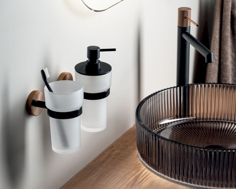 LARISSA sklenka, mléčné sklo, černá/měď mat WS004BC