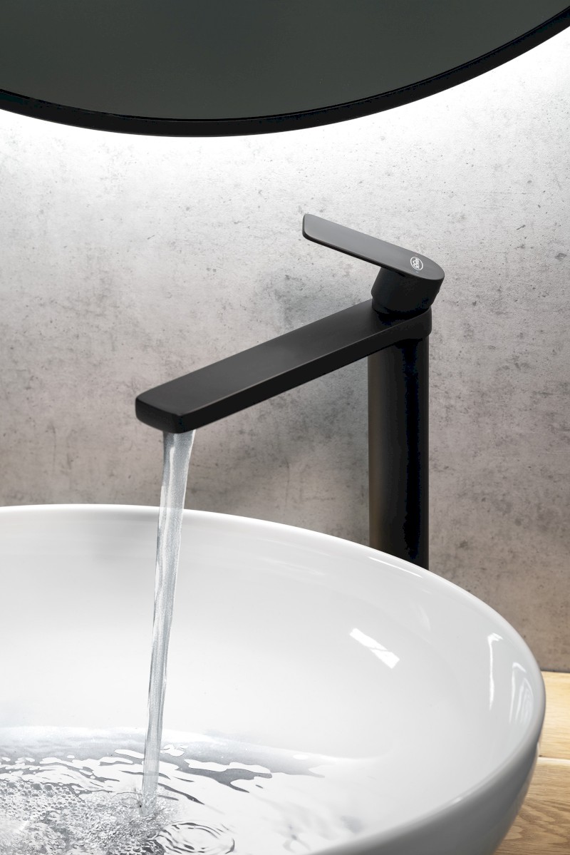 DAPHNE stojánková umyvadlová baterie vysoká, černá mat DH601B