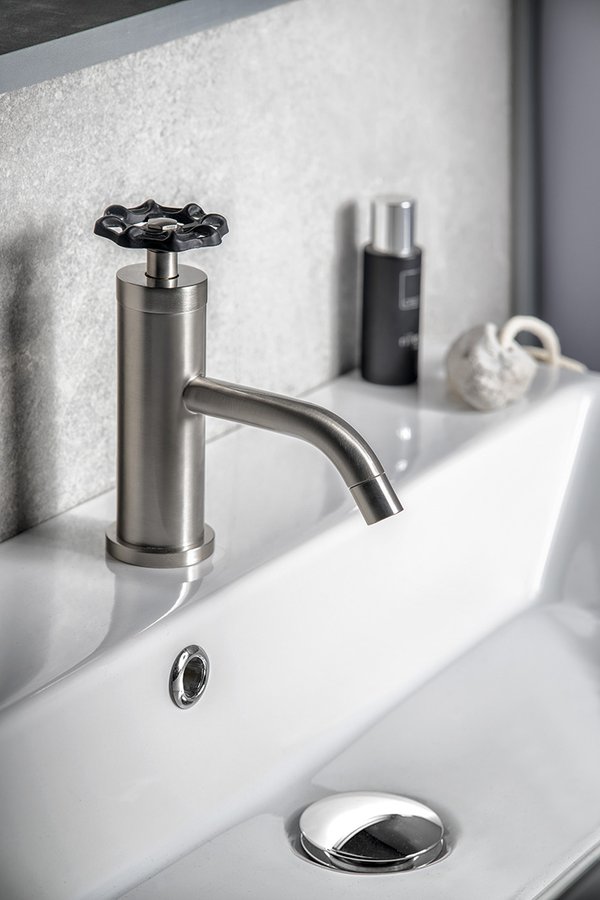 INDUSTRY stojánková umyvadlová baterie, výška 162 mm, nikl/černá 5102TT8