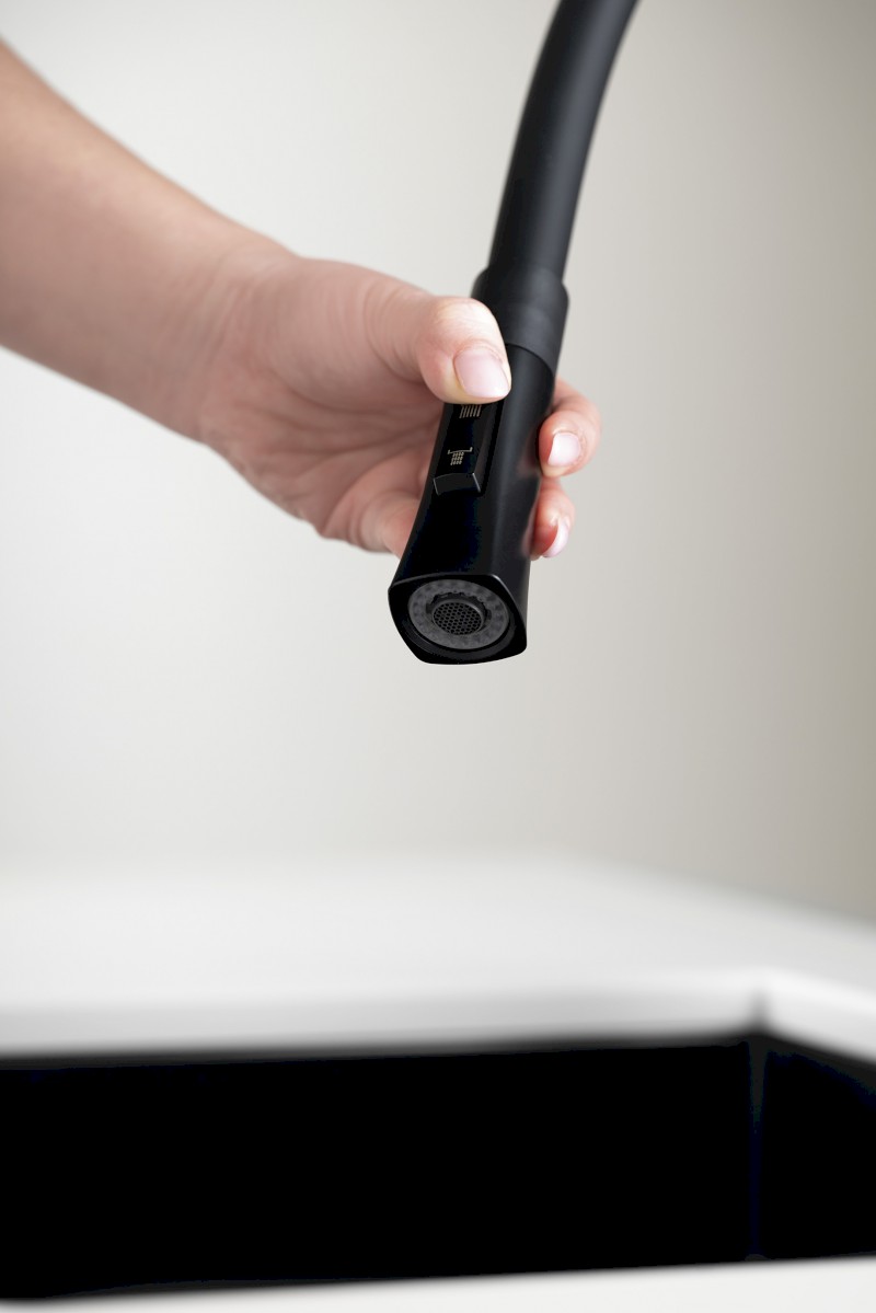 MAYA stojánková dřezová baterie se sprškou, černá mat MA780B