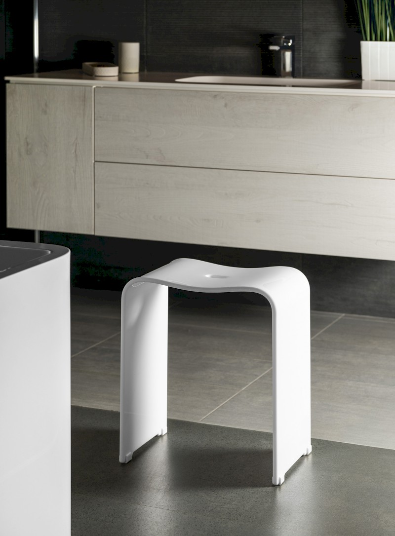 TRENDY koupelnová stolička 40x48x27,5cm, bílá mat A211101