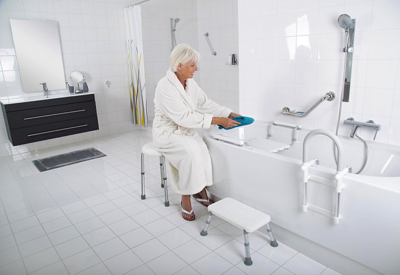 HANDICAP koupelnová stolička, průměr 45cm, bílá A170101