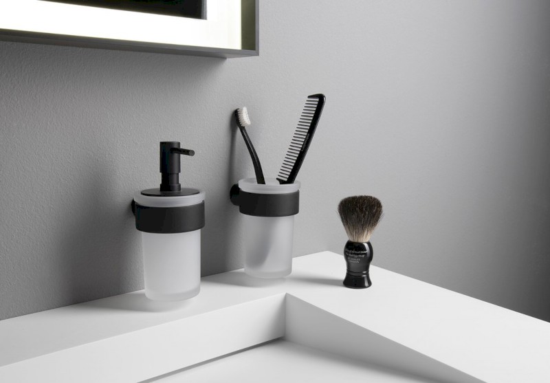 PIRENEI sklenka, mléčné sklo, černá mat PI1014