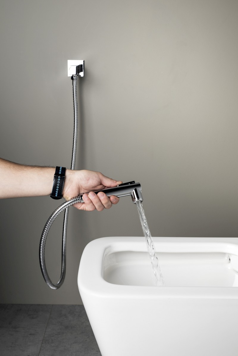 Nástěnný ventil s ruční bidetovou sprškou a bezpečnostní pojistkou,hranatý,chrom SG108