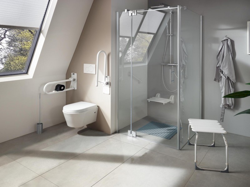 HANDICAP koupelnová stolička, výškově nastavitelná, chrom/bílá A172101