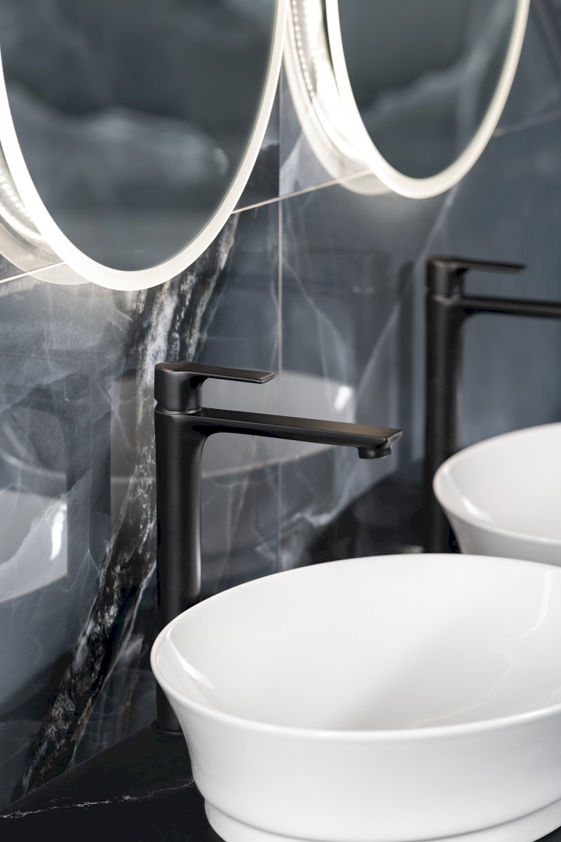 PAX stojánková umyvadlová baterie vysoká, prodloužená hubice, černá mat XA07/15