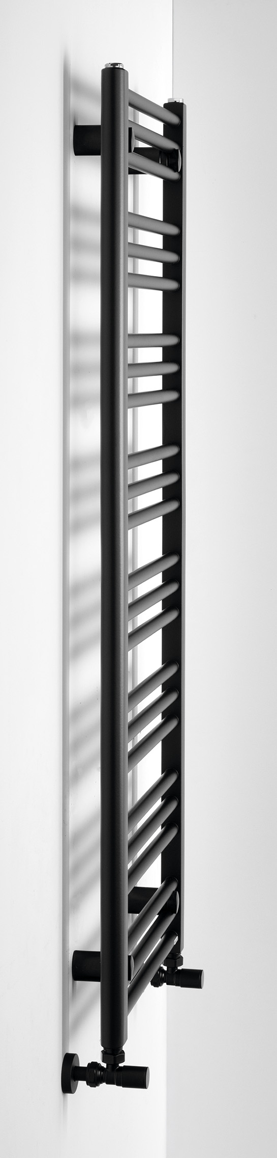 64210-600.214.6-albrecht-otopne-teleso-500x1250mm-cerna-mat-bok-c