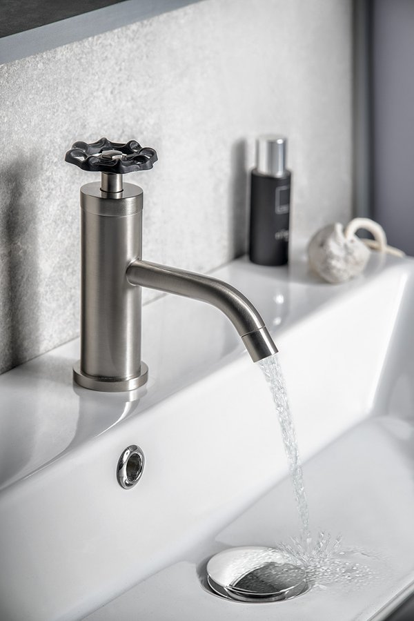 INDUSTRY stojánková umyvadlová baterie, výška 162 mm, nikl/černá 5102TT8