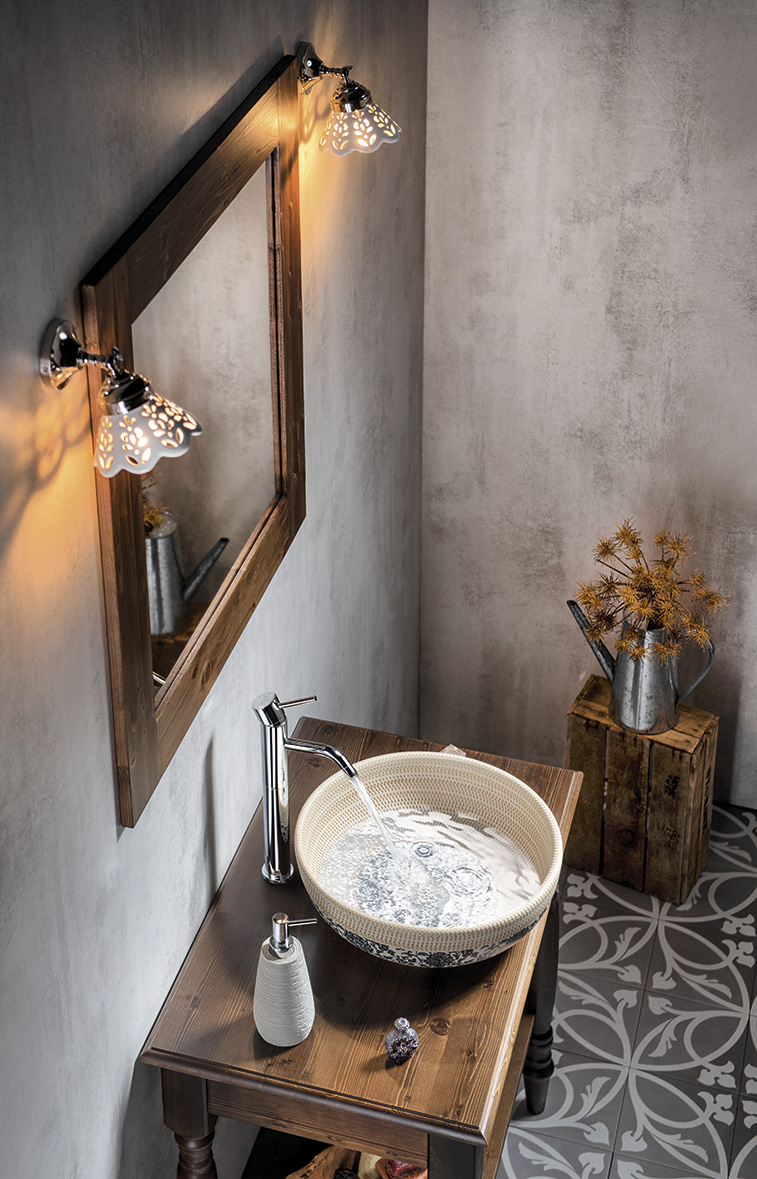 BRAND zrcadlo v dřevěném rámu 60x80cm, mořený smrk BA058S