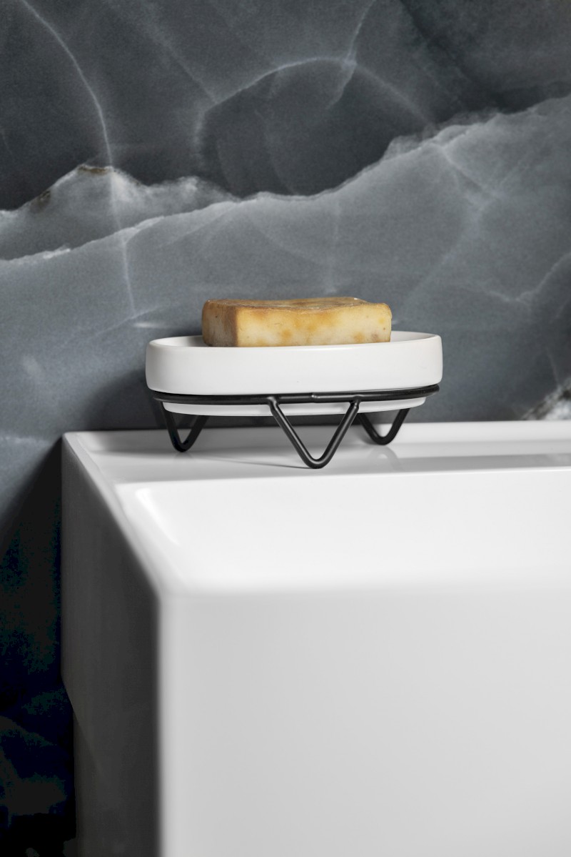 MILA mýdlenka na postavení, černá/keramika 2163301