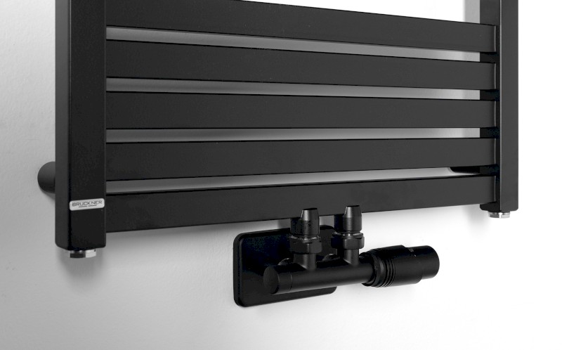 GRUNT otopné těleso rovné 500x1330 mm, středové připojení, černá mat 600.122.6