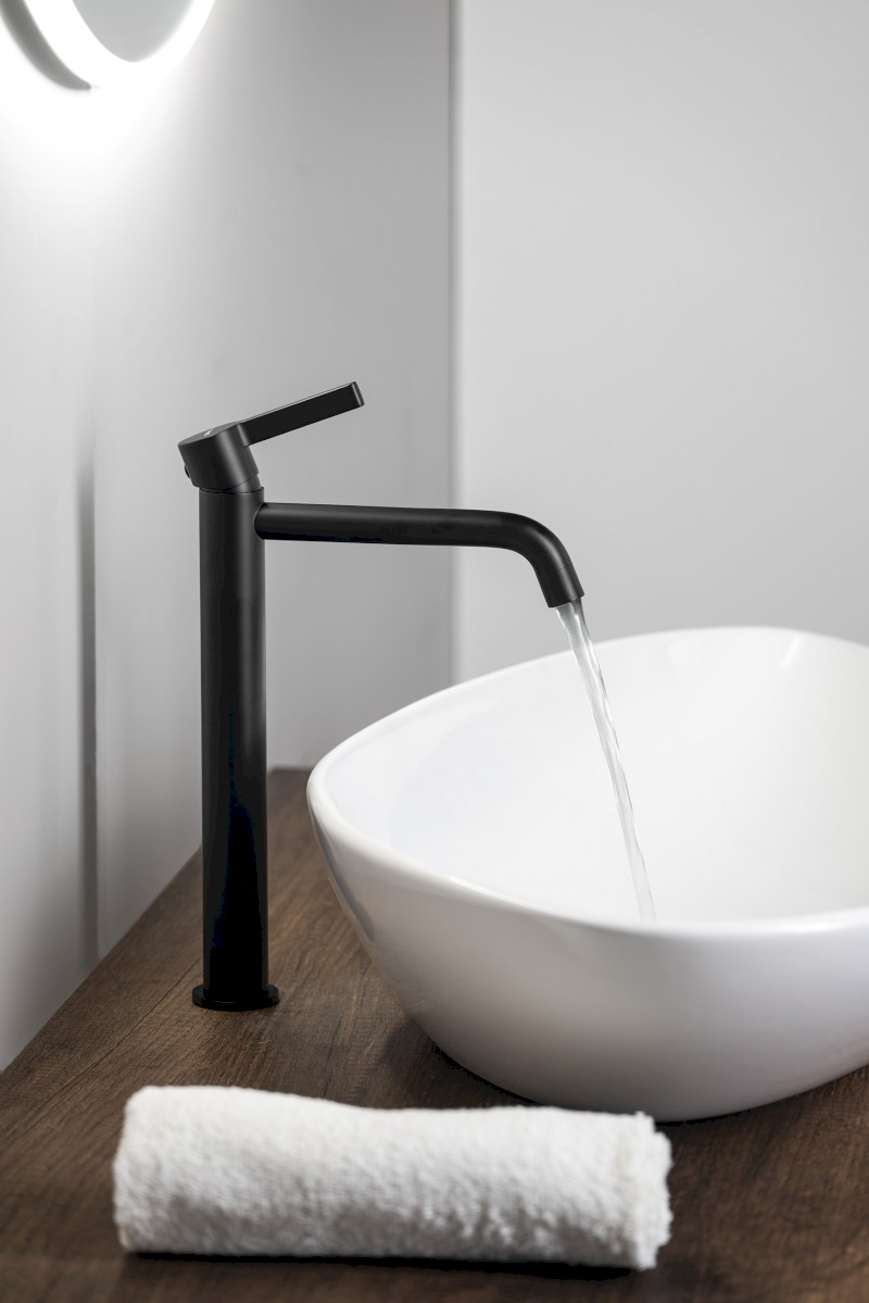 ICONIC stojánková umyvadlová baterie vysoká, černá mat AF006B