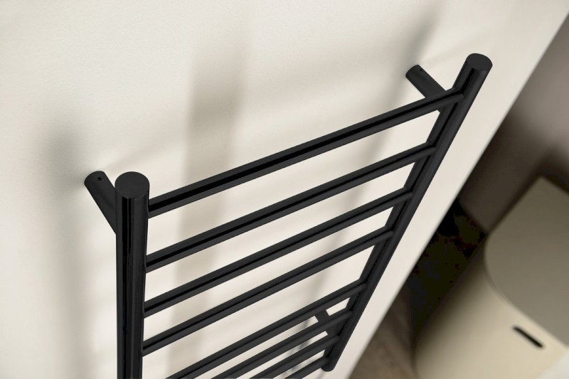 REDONDO elektrický sušák ručníků, kulatý, 630x1160 mm, 130 W, černá ER230BV