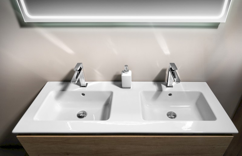 EZARA dvojumyvadlová skříňka 120x55x46cm, bílá lesk EZ121-3030