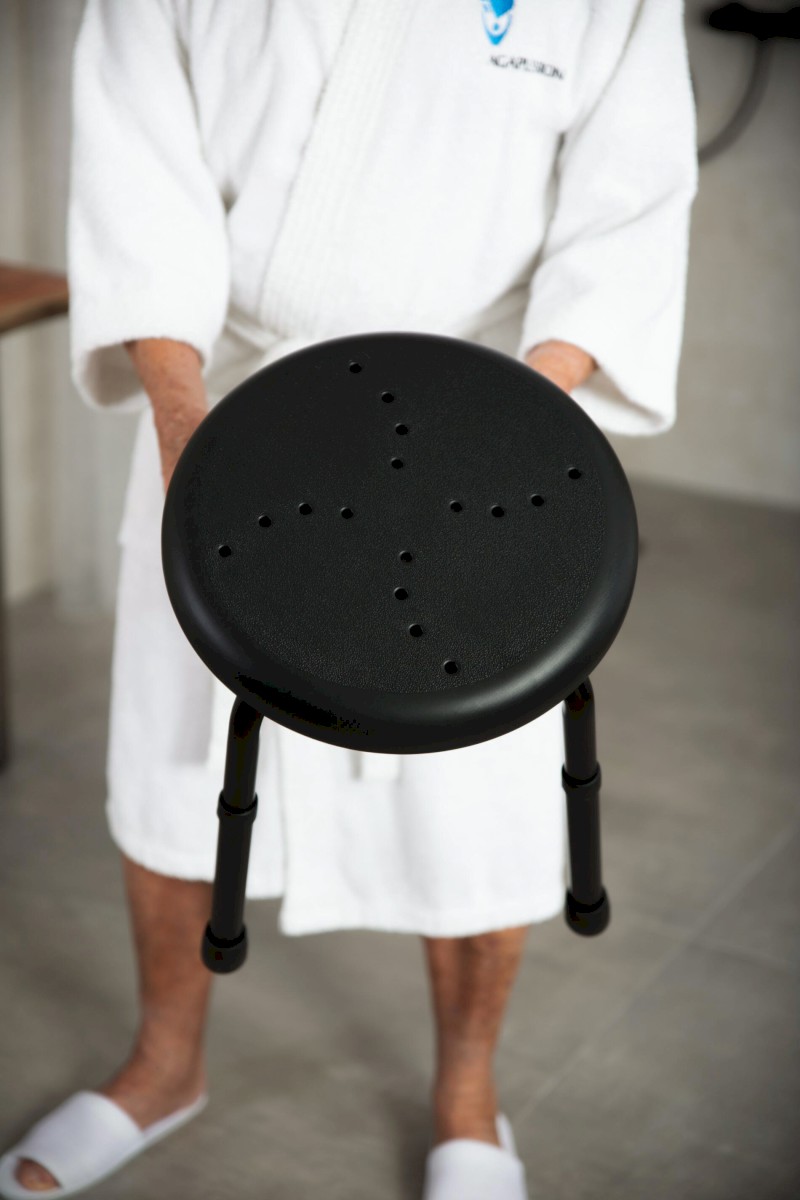 HANDICAP koupelnová stolička, průměr 45cm, černá A170110