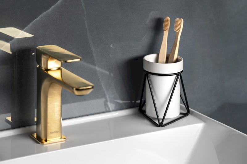 MILA sklenka na postavení, černá/keramika 2163101