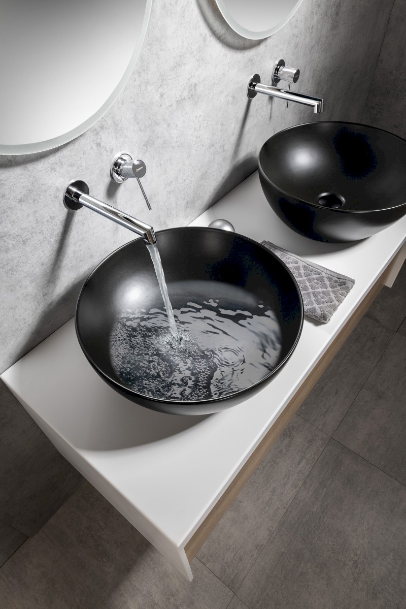 PURA keramické umyvadlo na desku, průměr 42cm, černá mat 885126