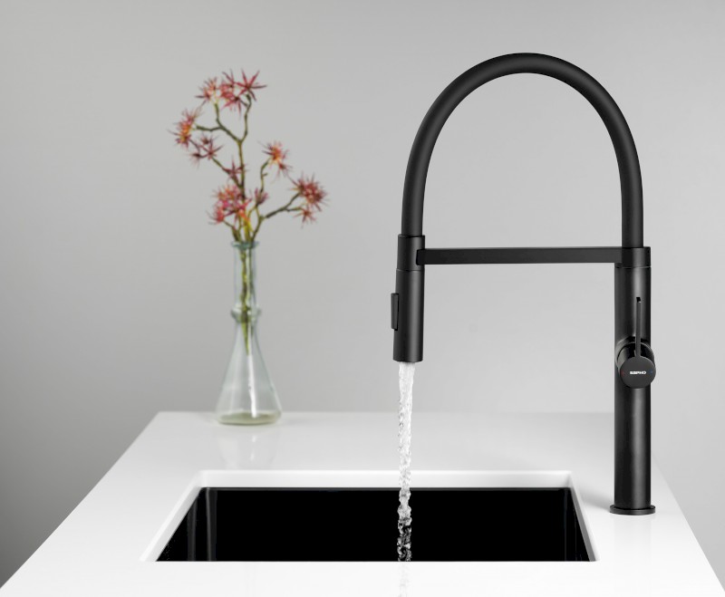 ATON stojánková dřezová baterie se sprškou, černá mat EV125B