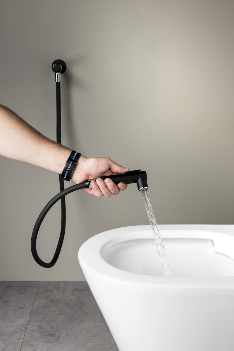 Nástěnný ventil s ruční bidetovou sprškou a bezpečnostní pojistkou,kulatý,černá mat SG107NE