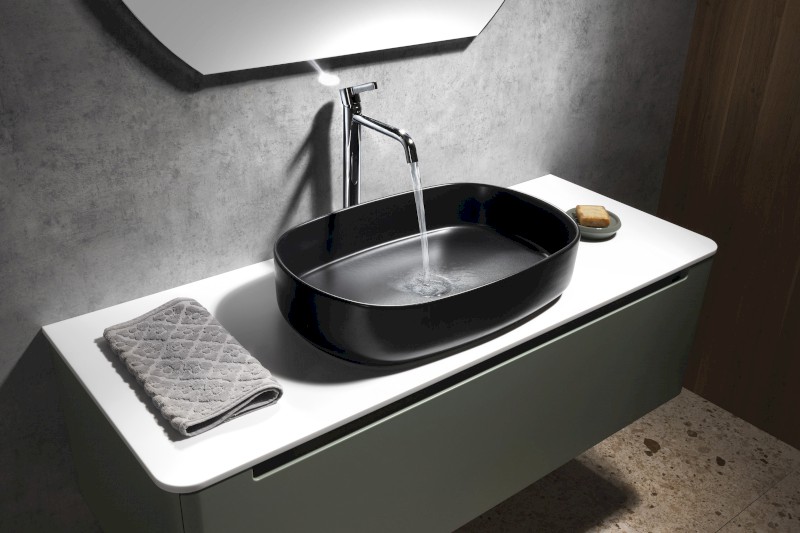 INFINITY OVAL keramické umyvadlo na desku, 55x36cm, černá mat 10NF65055-2N