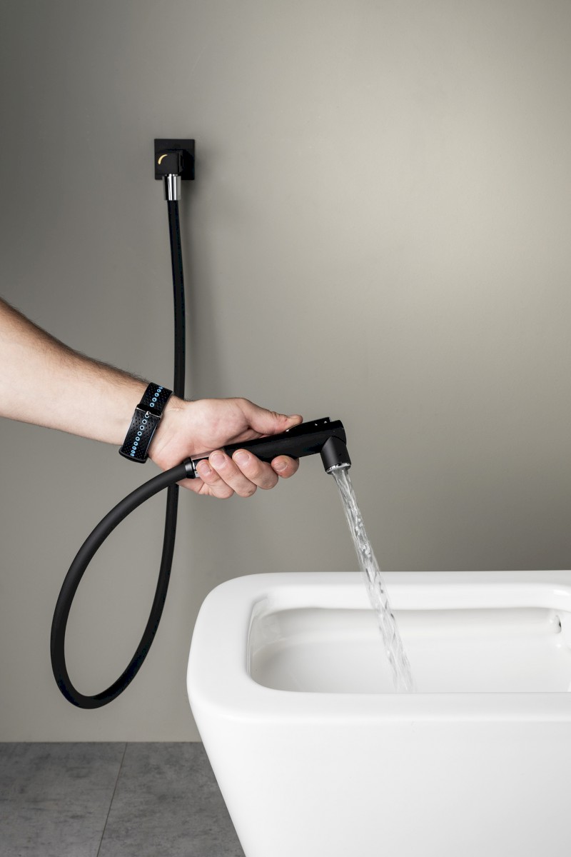 Nástěnný ventil s ruční bidetovou sprškou a bezpečnostní pojistkou,hranatý,černá mat SG108NE