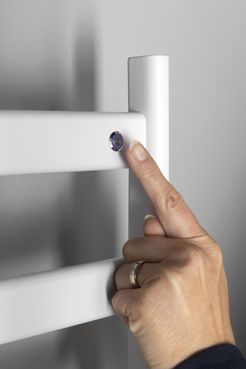 ELIAS elektrický sušák ručníků 490x730x110 mm, 105 W, bílá mat EB540